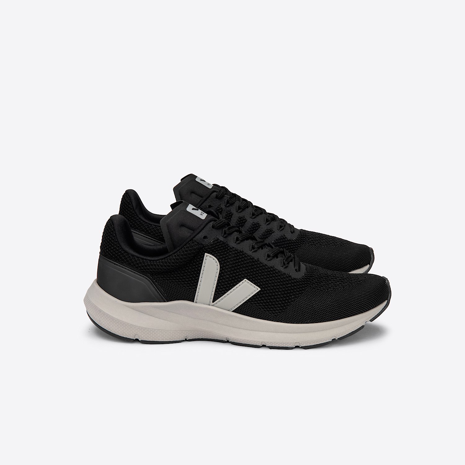 veja-sneakers-marlin-recycled-black-ln1002247_1