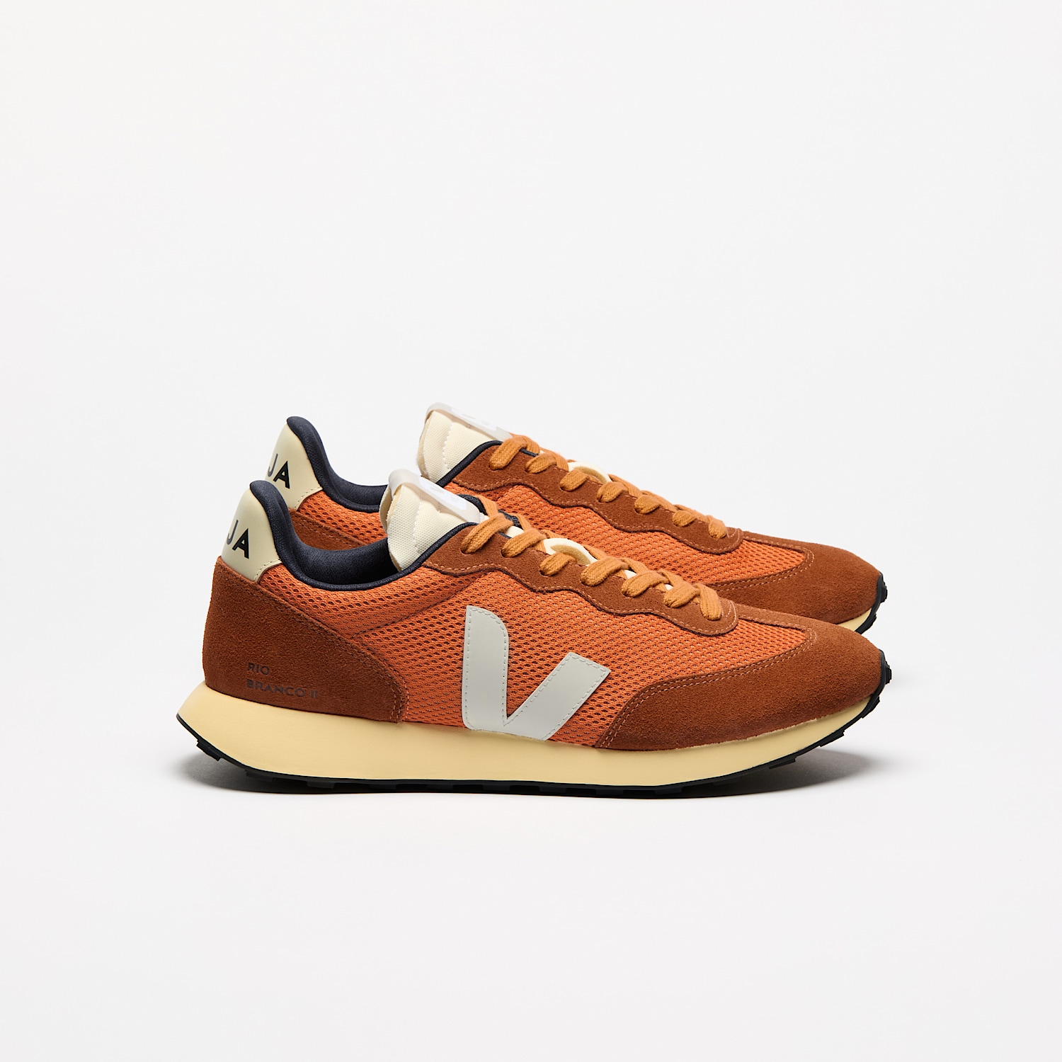 veja-sneakers-rio-branco-ii-recycled-orange-ro1803874_1