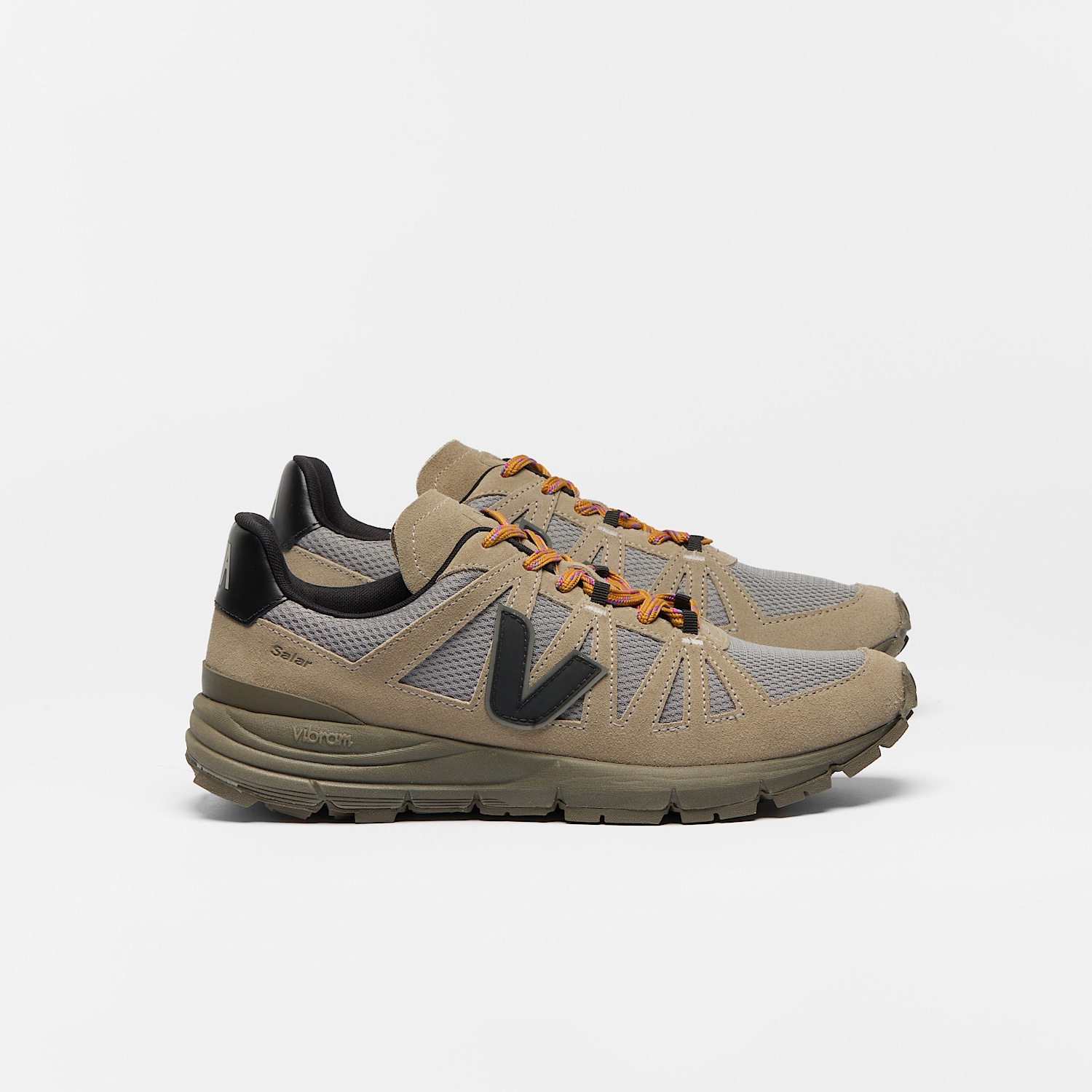 veja-sneakers-salar-recycled-grey-de1821398_1